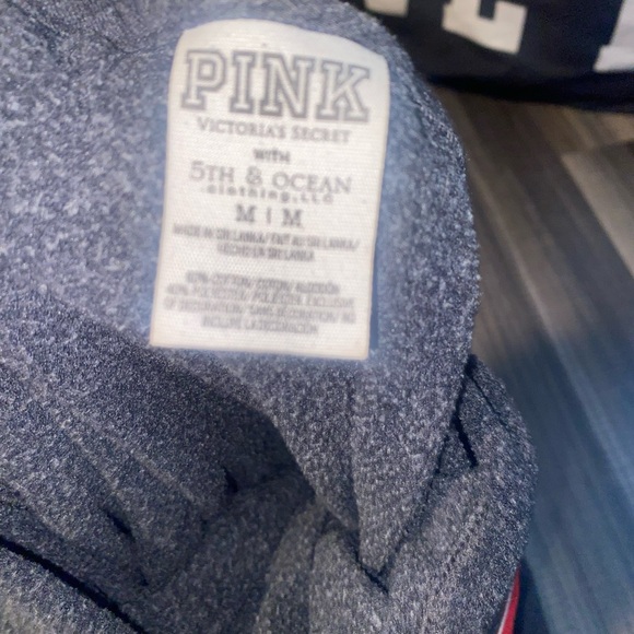 Wisconsin Badgers Hoodie and Joggers Set - Picture 7 of 13